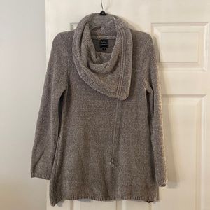 Coco Bianca Sweater size M excellent condition color gray with silver